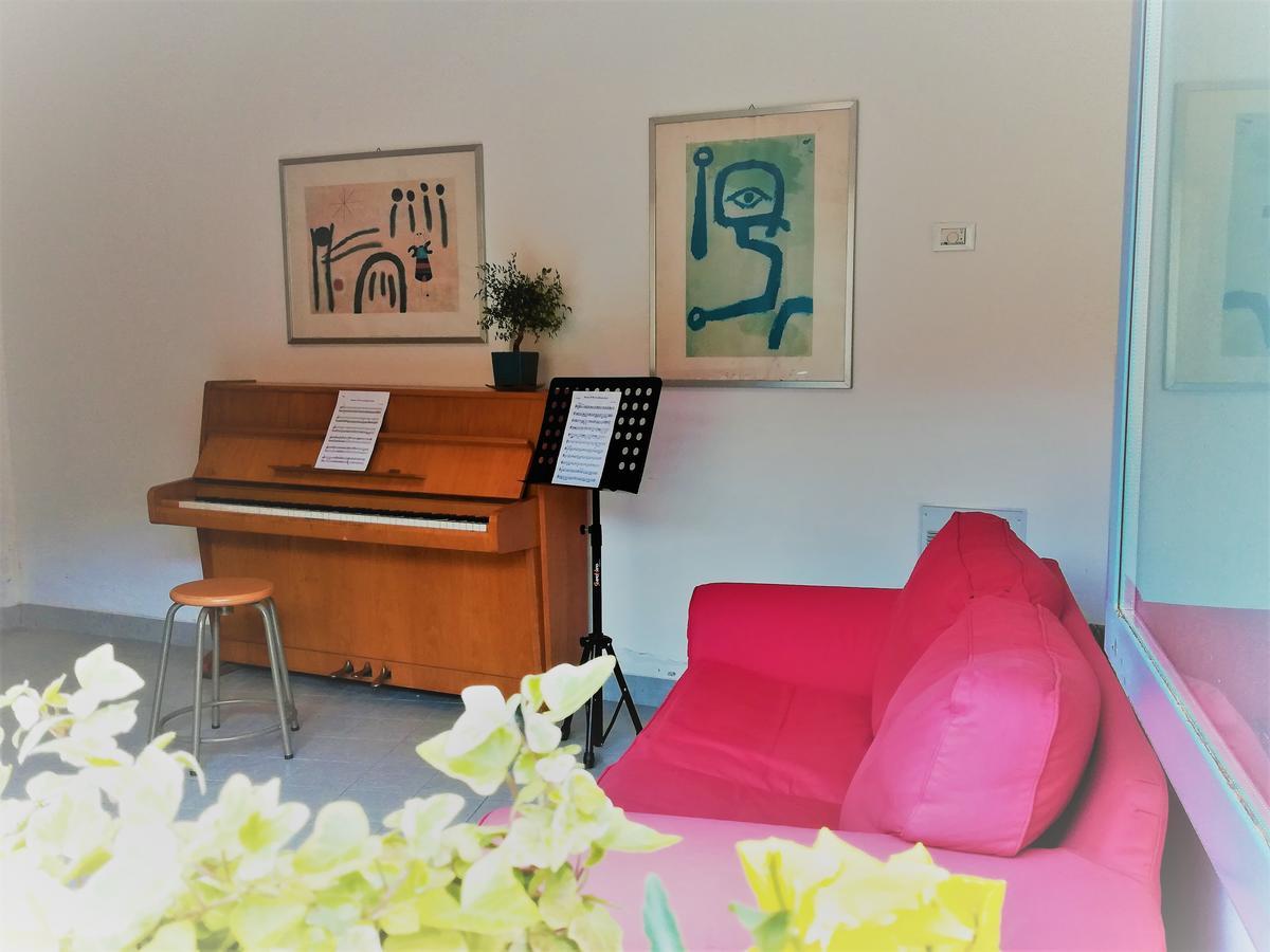 Oggiono Ostello Residenza Molinatto מראה חיצוני תמונה