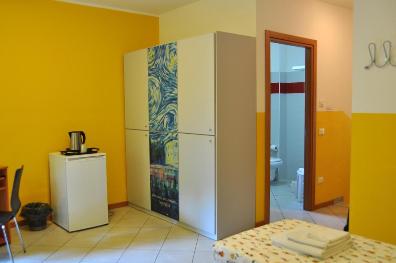 Oggiono Ostello Residenza Molinatto מראה חיצוני תמונה