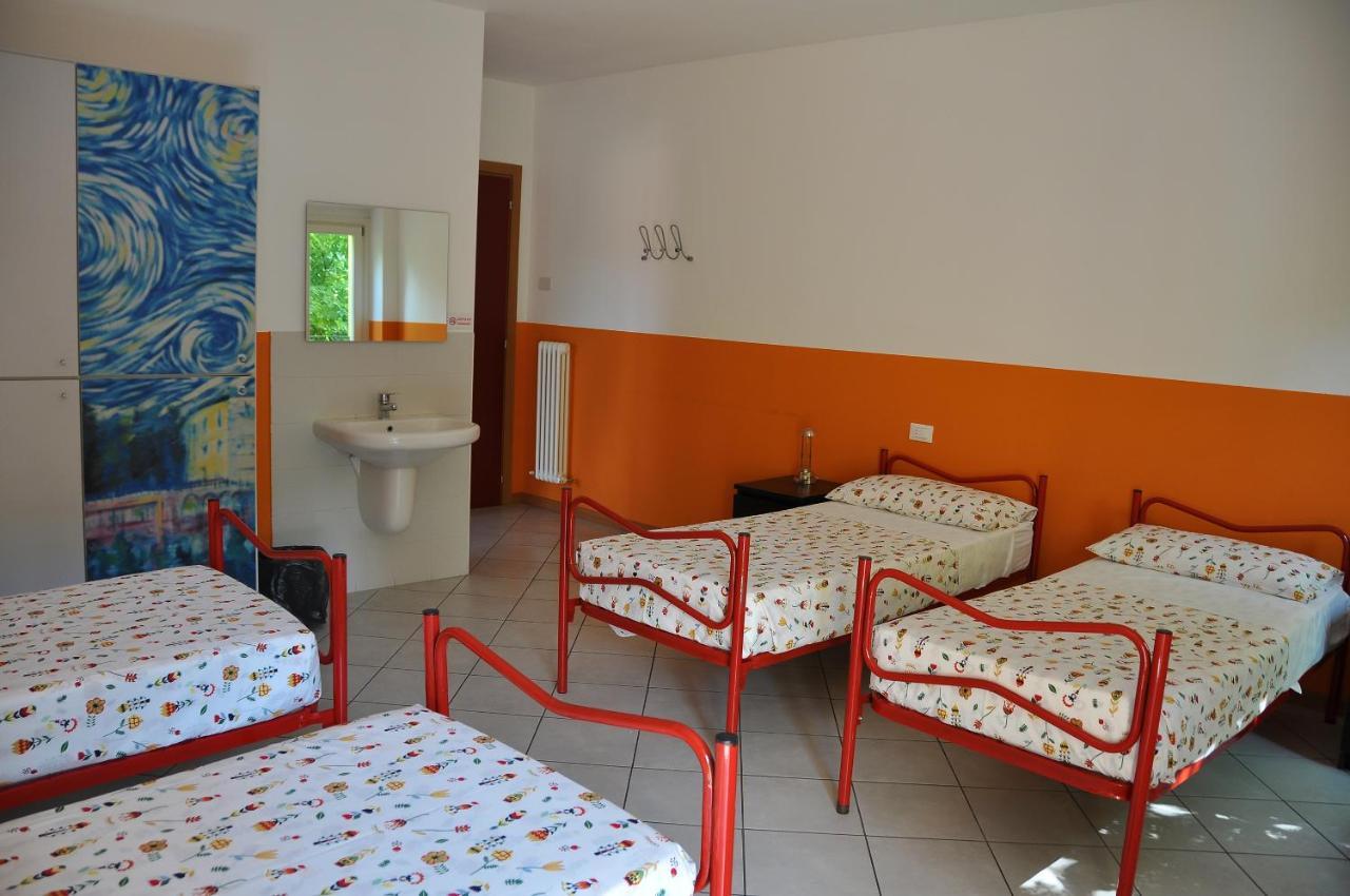 Oggiono Ostello Residenza Molinatto מראה חיצוני תמונה