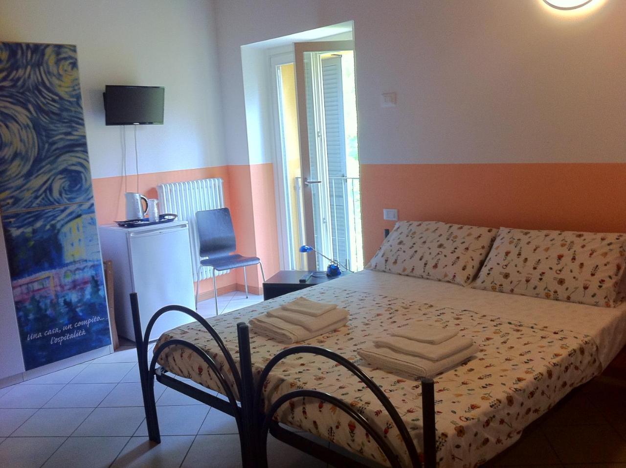 Oggiono Ostello Residenza Molinatto מראה חיצוני תמונה