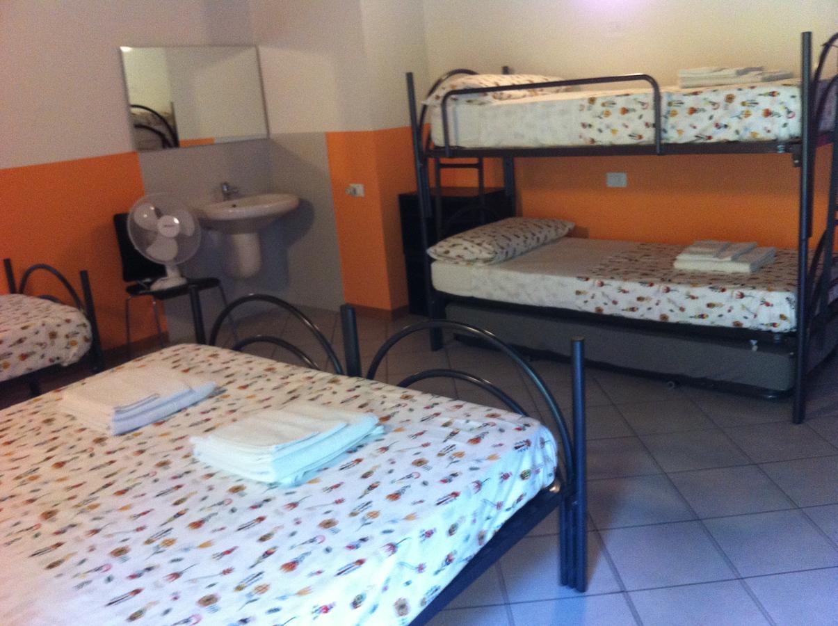 Oggiono Ostello Residenza Molinatto מראה חיצוני תמונה