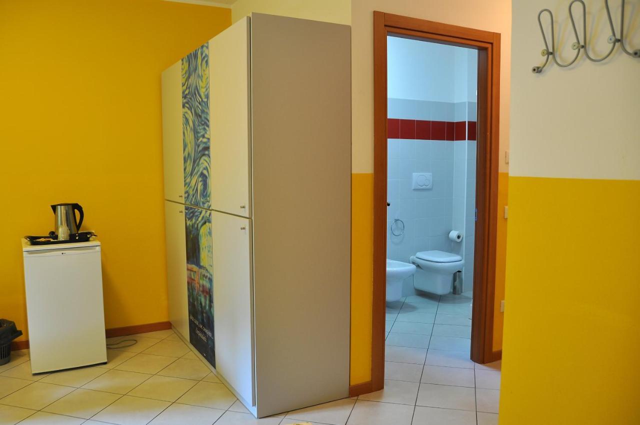 Oggiono Ostello Residenza Molinatto מראה חיצוני תמונה