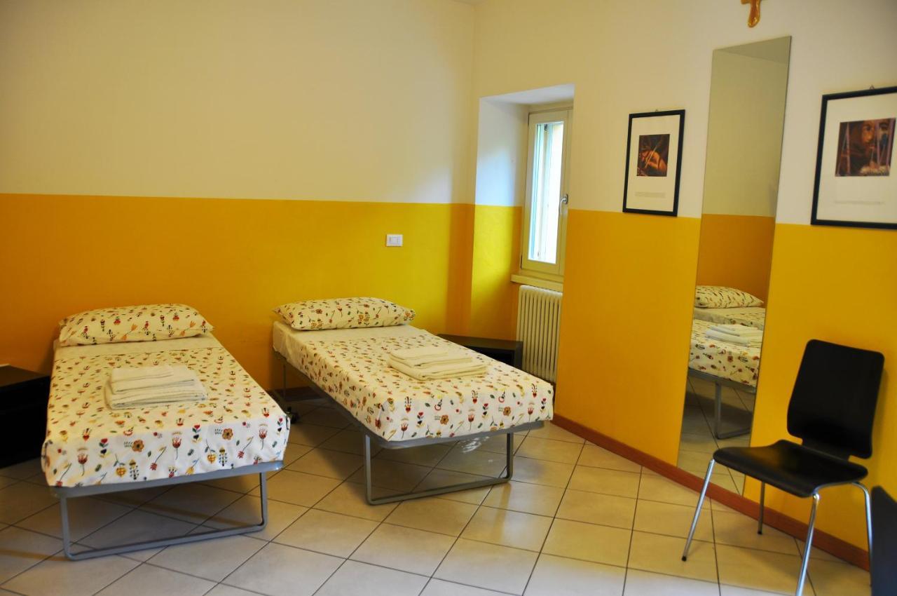 Oggiono Ostello Residenza Molinatto מראה חיצוני תמונה