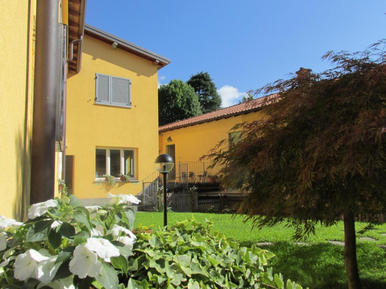 Oggiono Ostello Residenza Molinatto מראה חיצוני תמונה